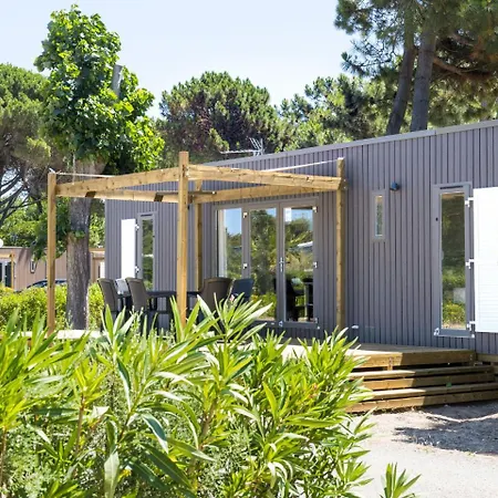 Le Clos Les Muriers Chalet Vendres